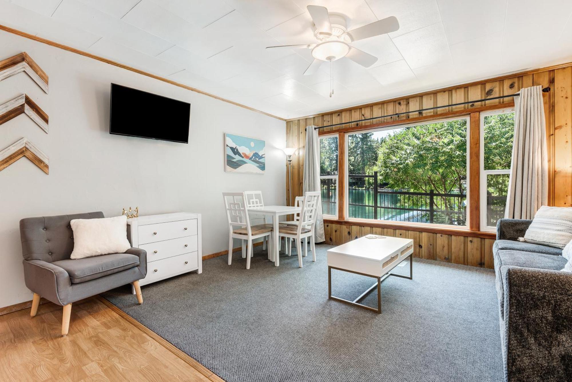 Bend Riverside Condos Near Downtown ベンド 部屋 写真