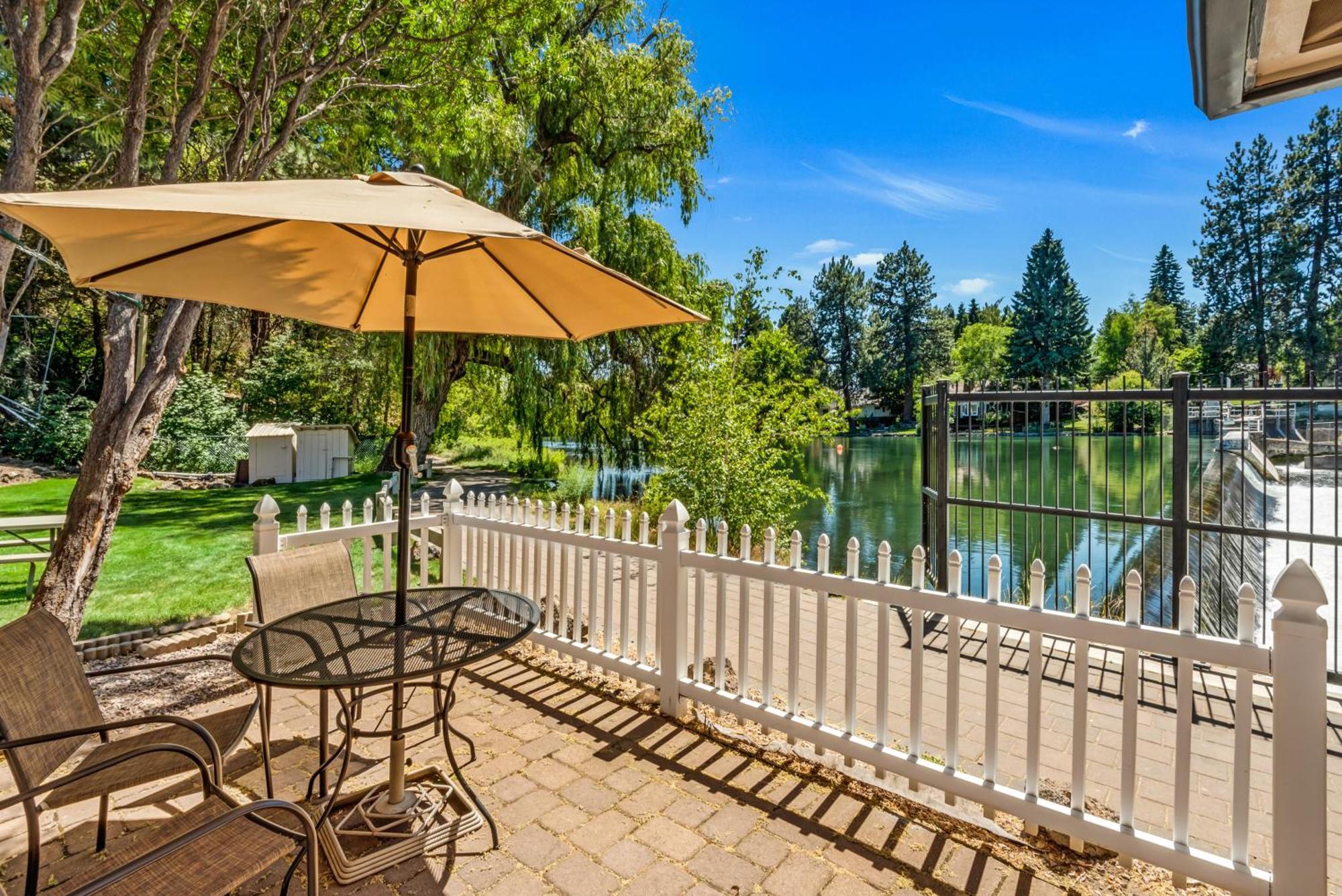 Bend Riverside Condos Near Downtown ベンド 部屋 写真